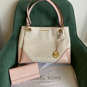 Michael Kors Purse and wallet set